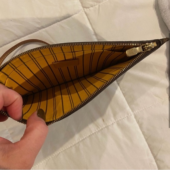 Louis Vuitton gm pouch - Picture 3 of 6